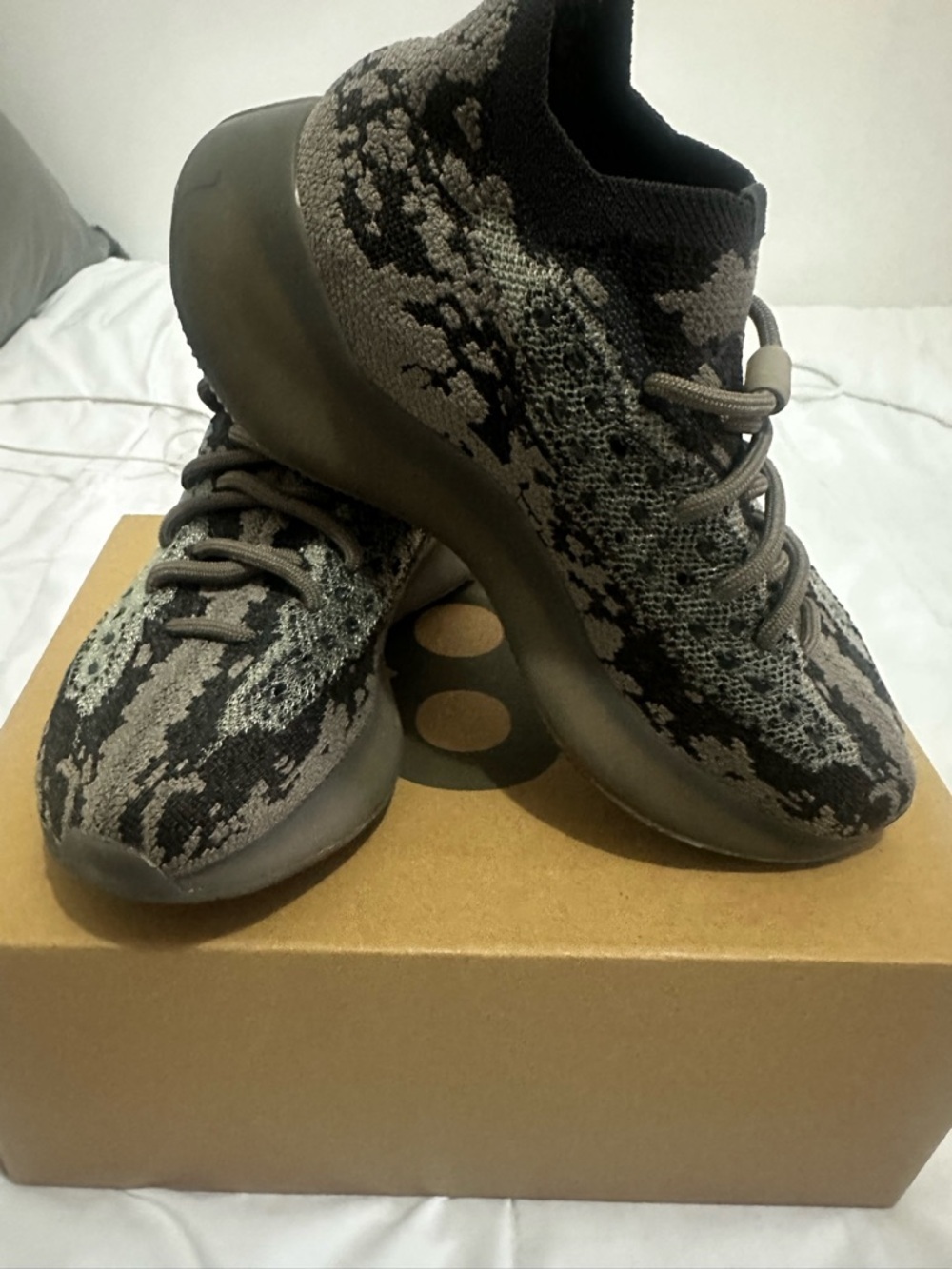 Yeezy Boost-style Knit Sneakers in Black and Gray
